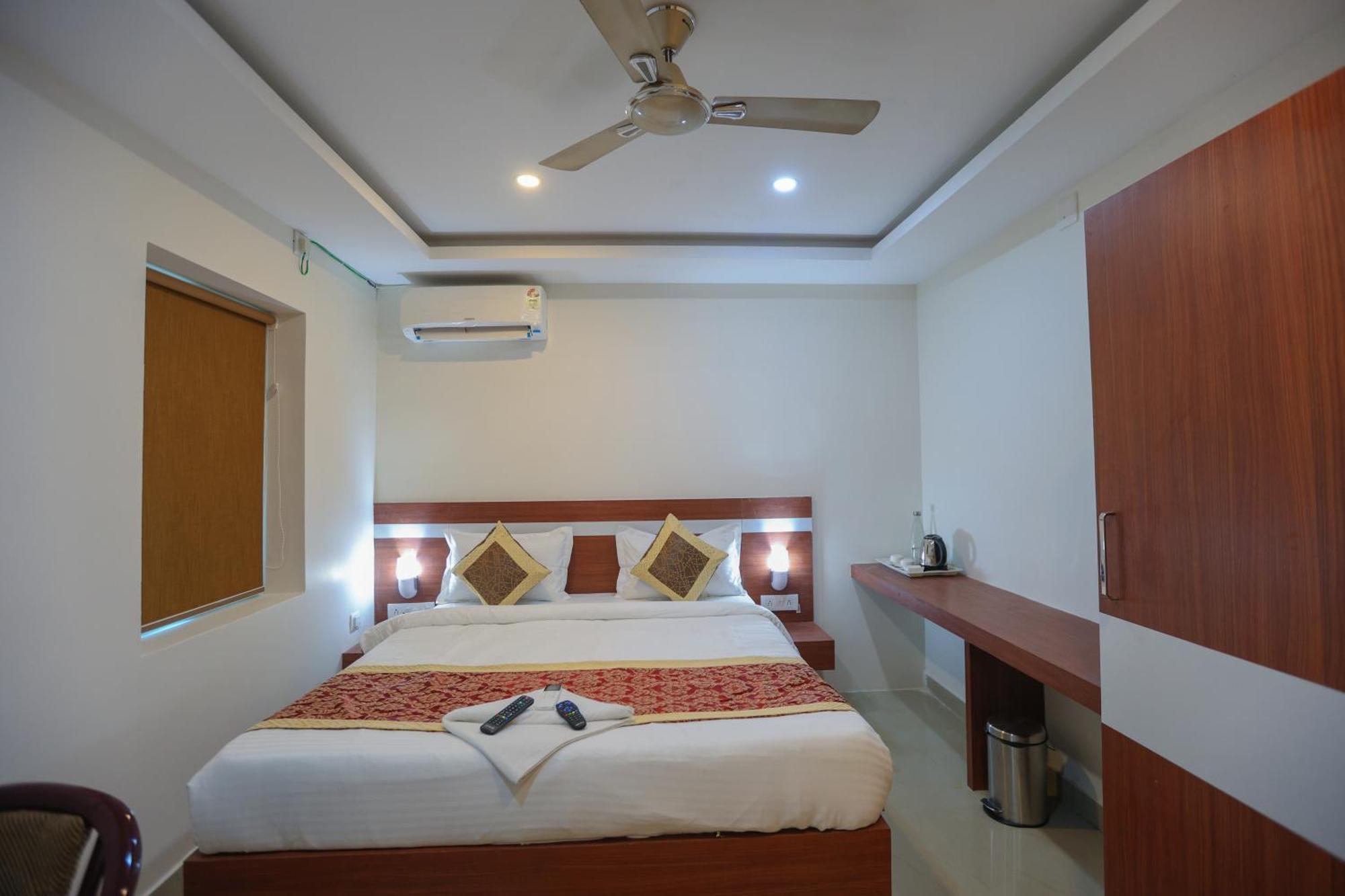 Hotel Sj Pride Bhubaneswar Exterior foto